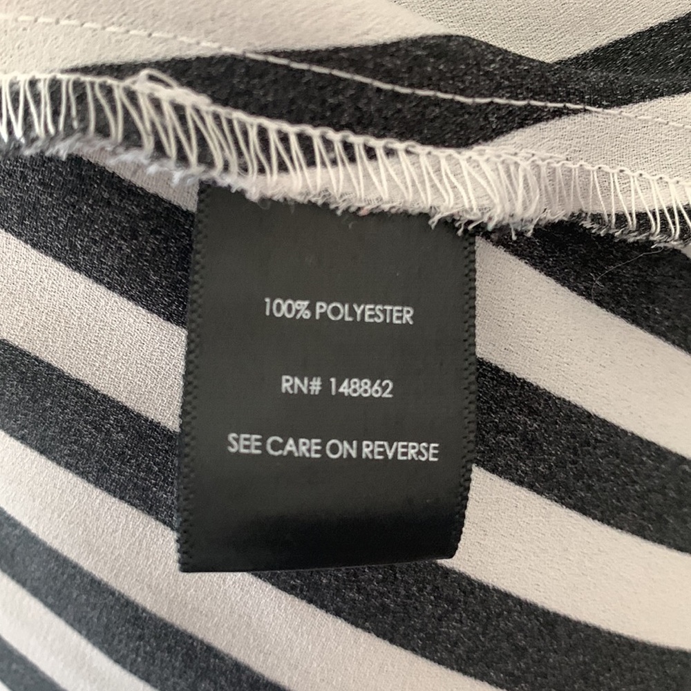 ❌SOLD❌TORRID PEPLUM GEORGETTE BUTTON-FRONT TIE-FRONT BLOUSE - Picture 9 of 9